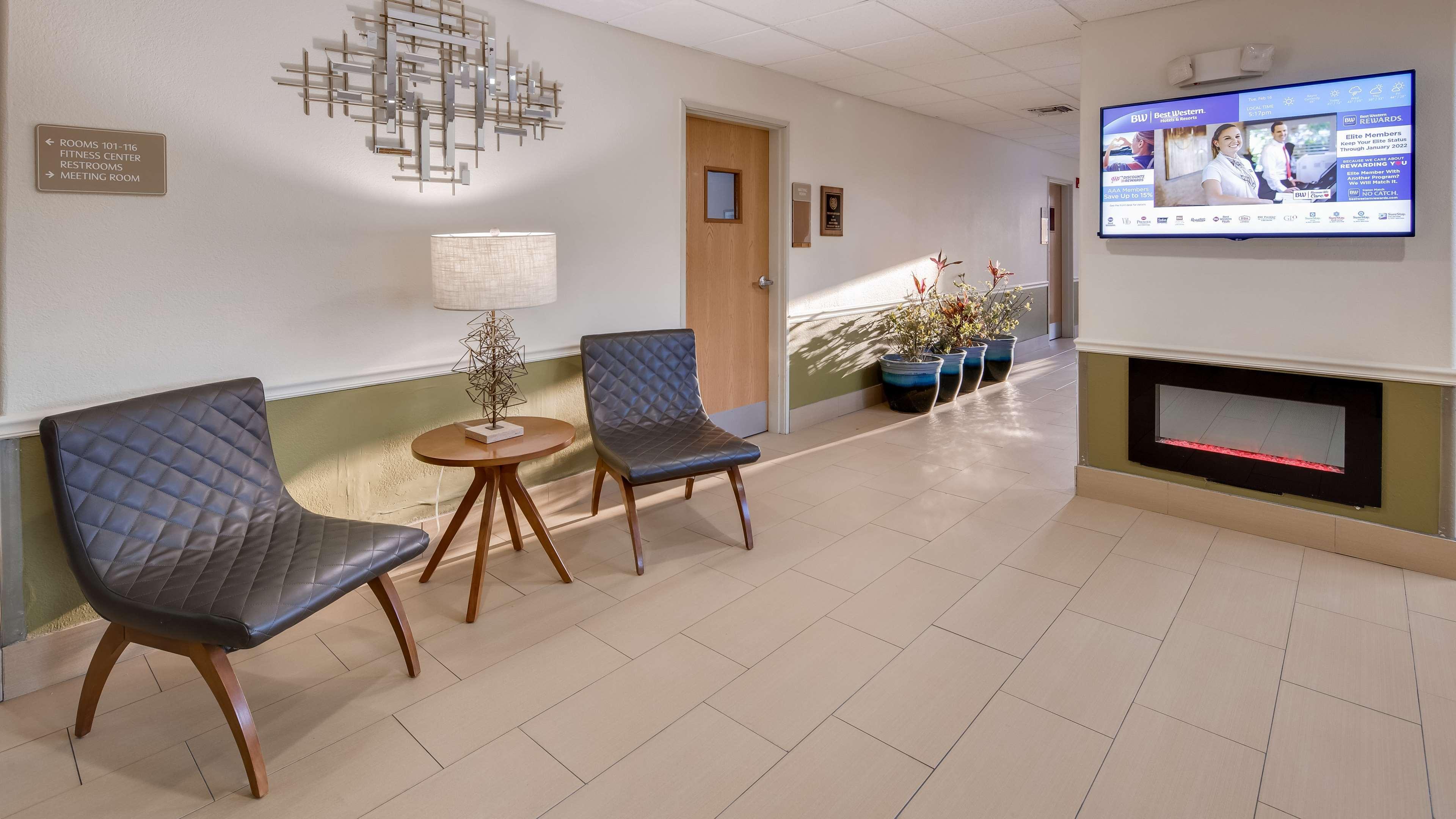 Best Western Rayne Inn Extérieur photo