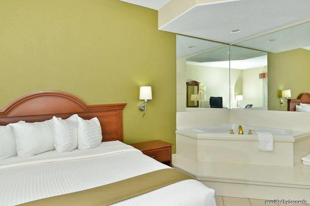Best Western Rayne Inn Extérieur photo