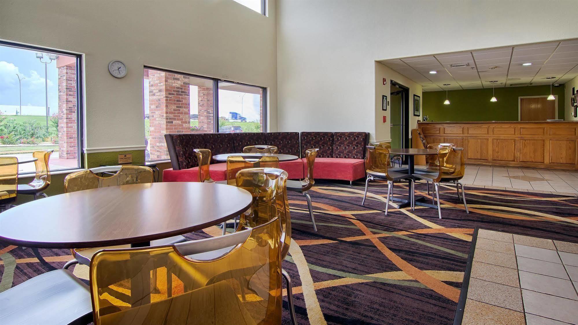 Best Western Rayne Inn Extérieur photo