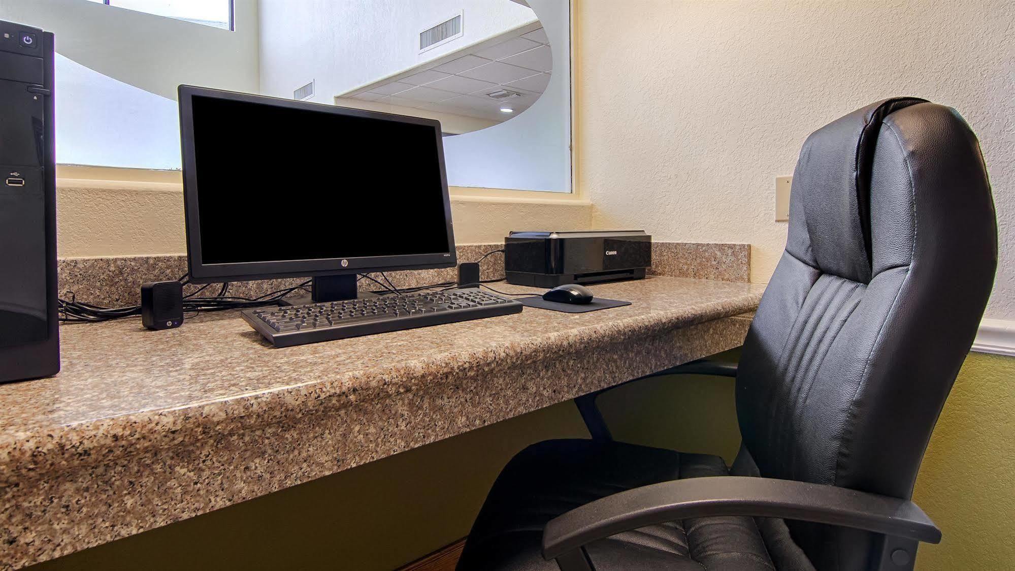 Best Western Rayne Inn Extérieur photo