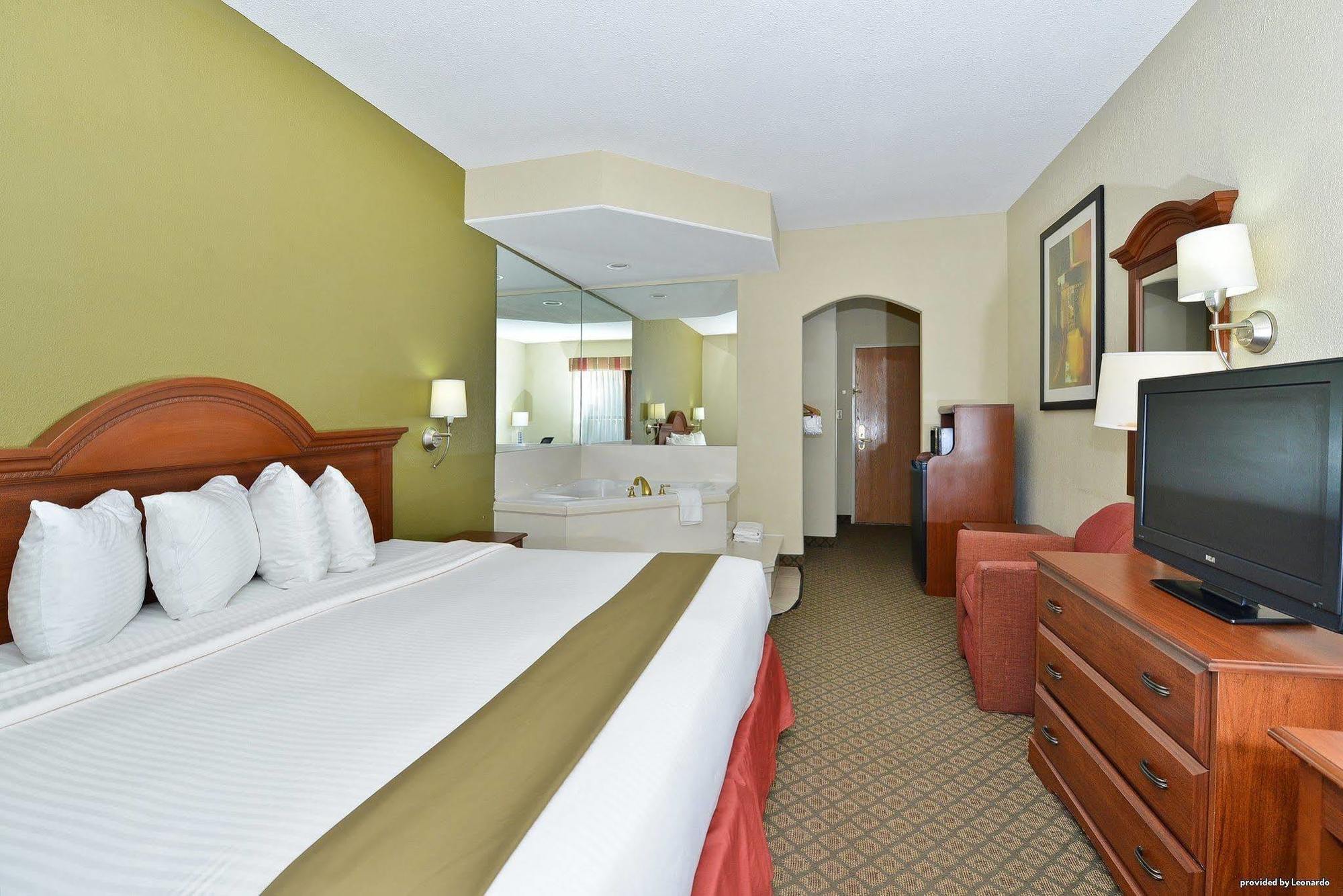 Best Western Rayne Inn Extérieur photo