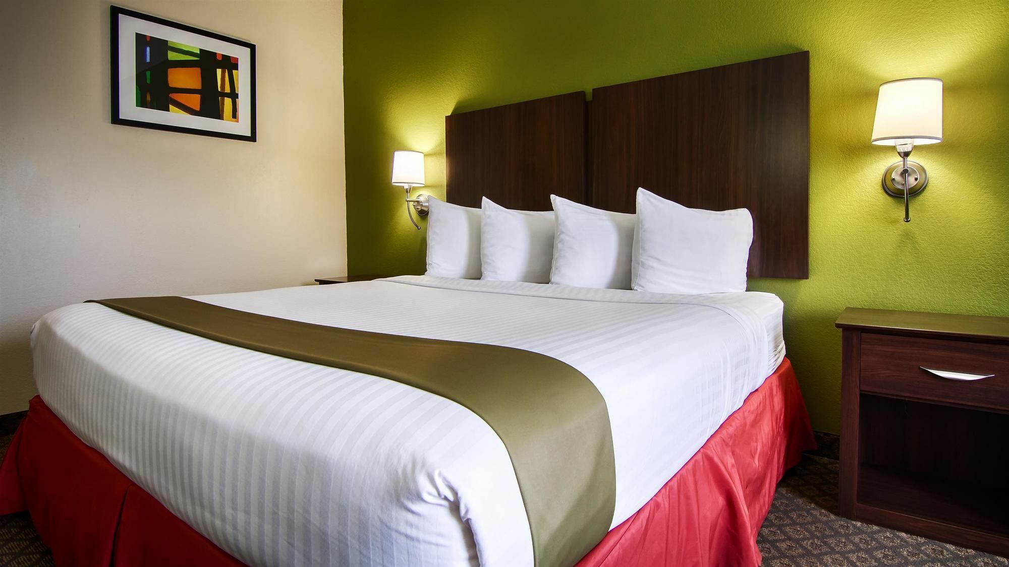 Best Western Rayne Inn Extérieur photo